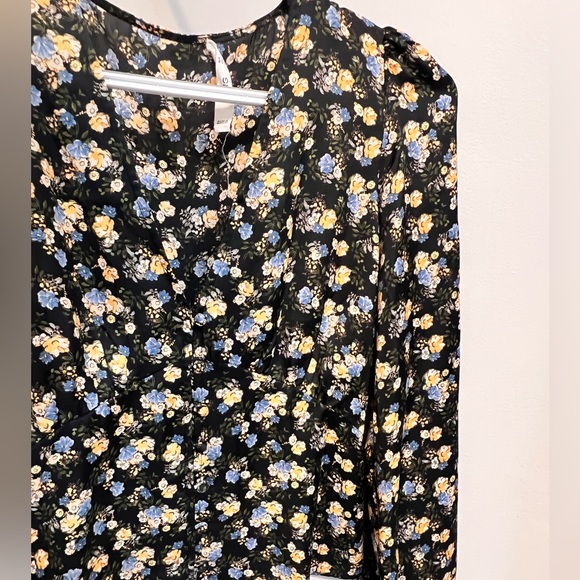 Mango womens black v neck long sleeve floral top size S - Picture 3 of 7